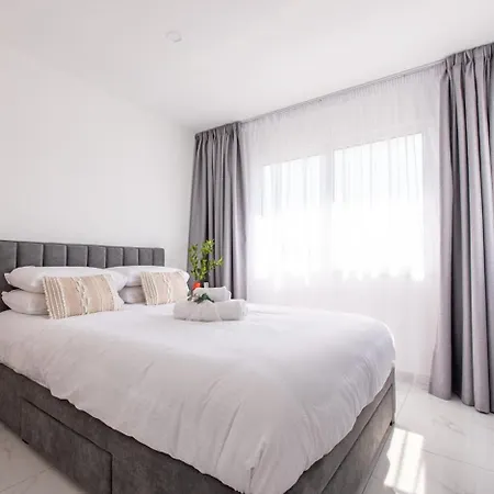 Telmar Sea View - 5 Min Walk From The דירה *